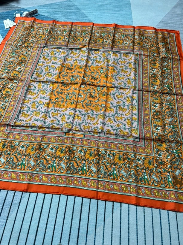 未使用 Hermes/爱马仕 黄色花纹丝巾90*90