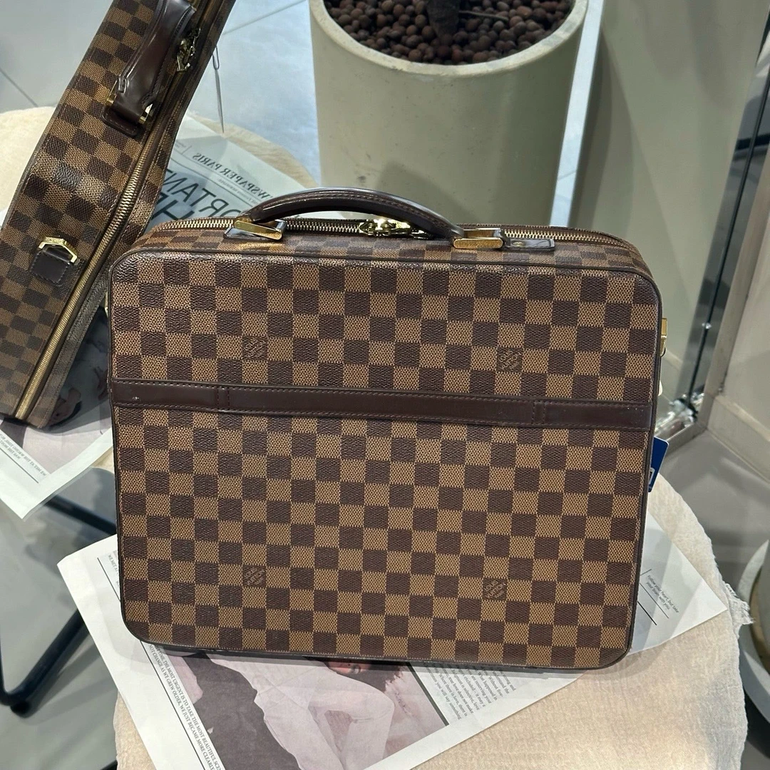 90新 LouisVuitton/路易威登 9新 LV 路易威登祺格公文包 电脑包