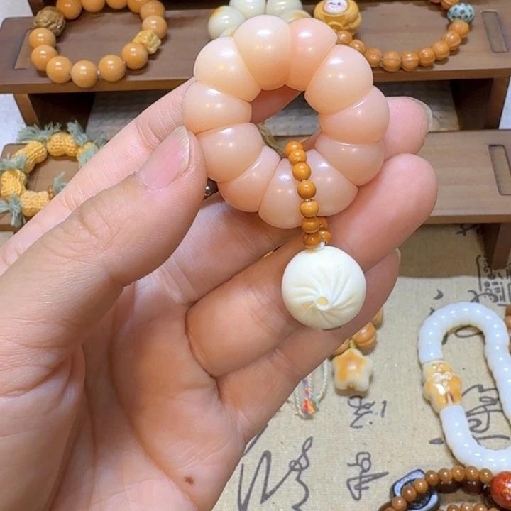 星月菩提吊坠浅粉菩提蒜瓣大肠包子手捻