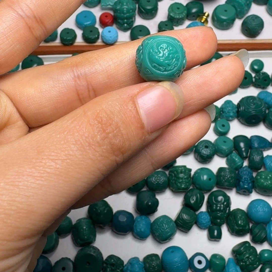 琉璃颈饰科技松配饰