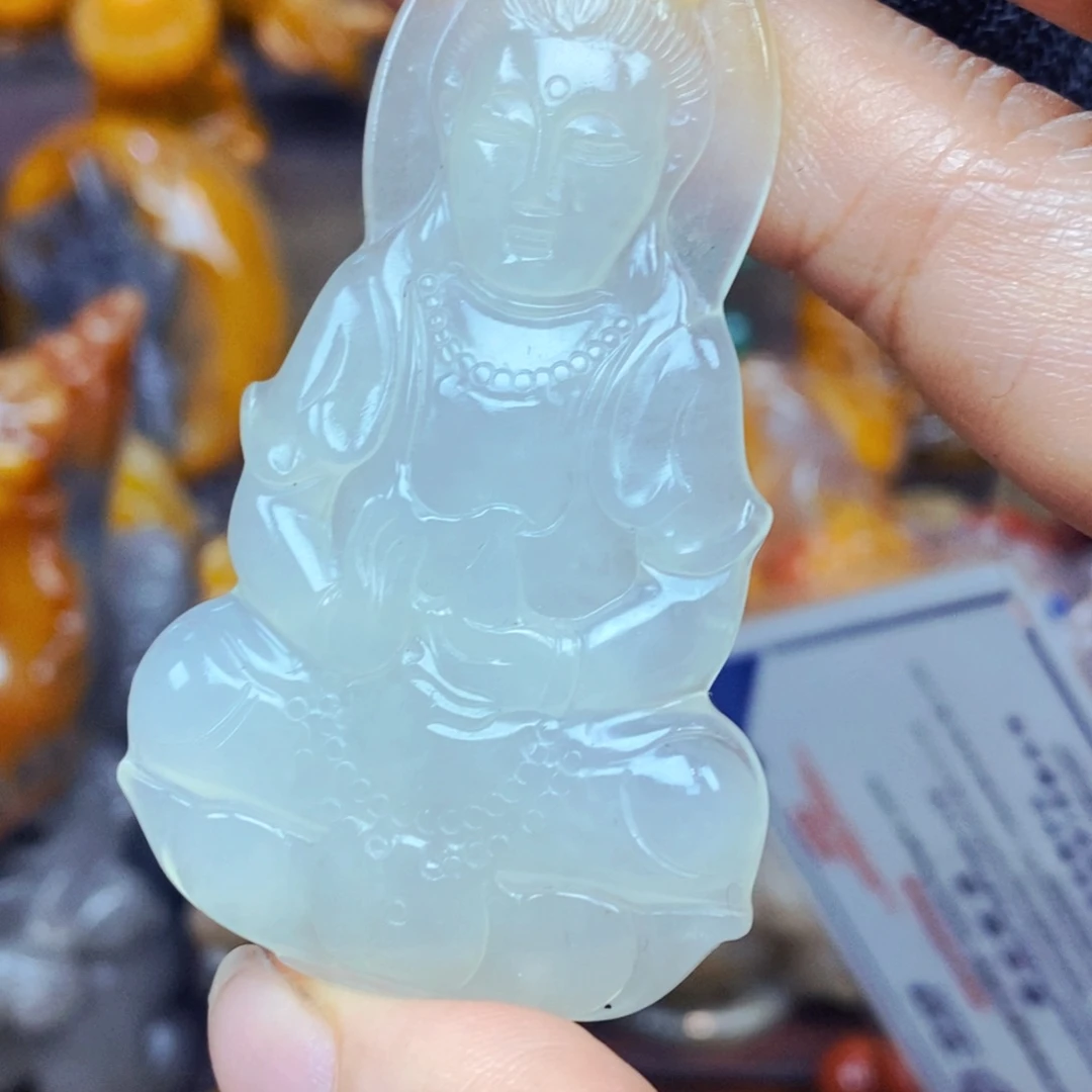 未镶嵌石英质玉（黄龙玉）颈饰