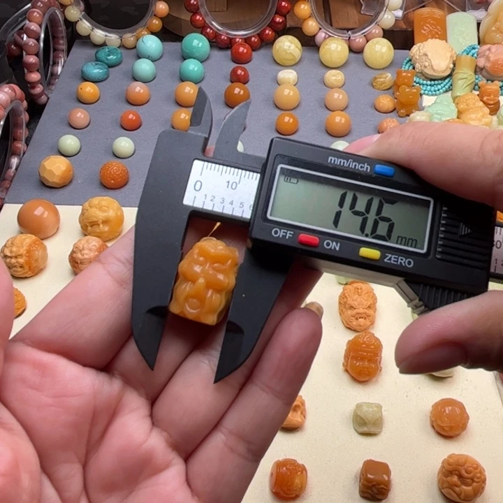 未镶嵌石英质玉（缅黄）珠宝半成品