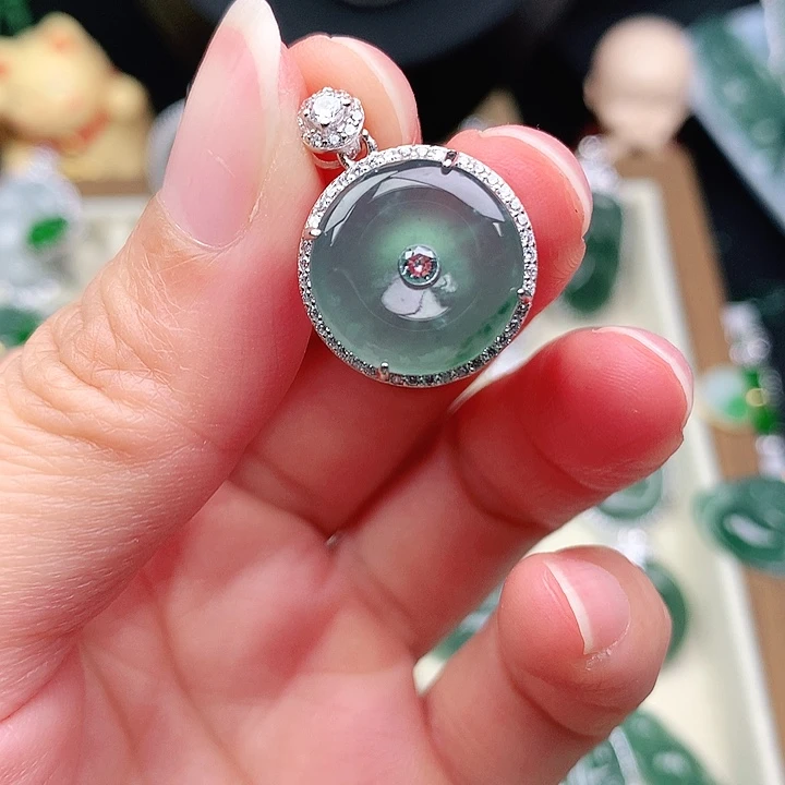 颈饰银S925镶嵌翡翠吊坠