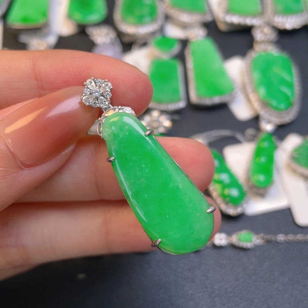 颈饰银S925镶嵌翡翠