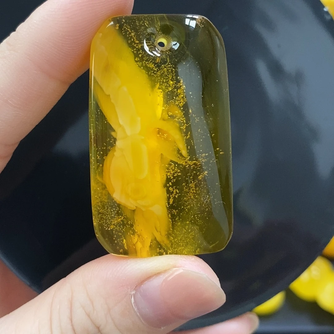 琥珀未镶嵌颈饰牌子