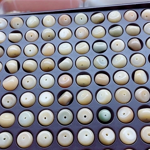 吊坠白玉菩提12奶茶大肠100颗