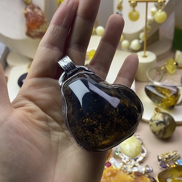 琥珀未镶嵌颈饰植物珀吊坠