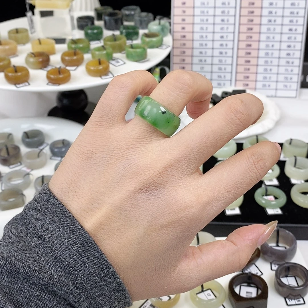 未镶嵌戒指和田玉Q23乌兰海轮胎17.3不退换