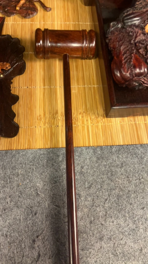 小叶紫檀手把锤子