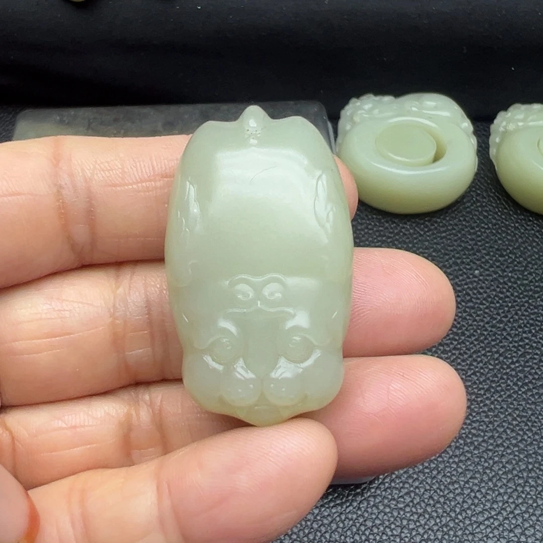 和田玉（糖玉）未镶嵌吊坠(不含链)