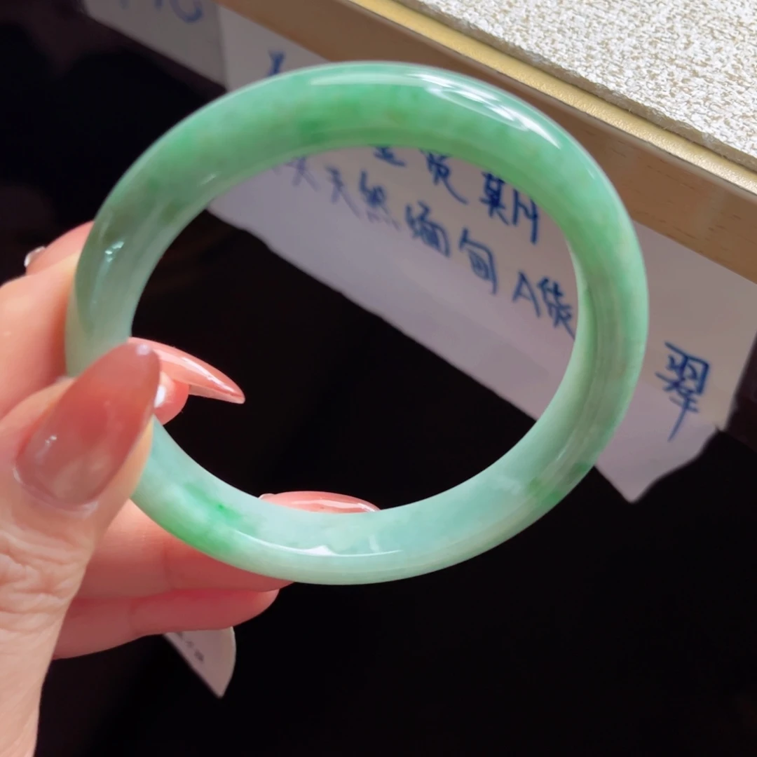 翡翠未镶嵌手镯手镯