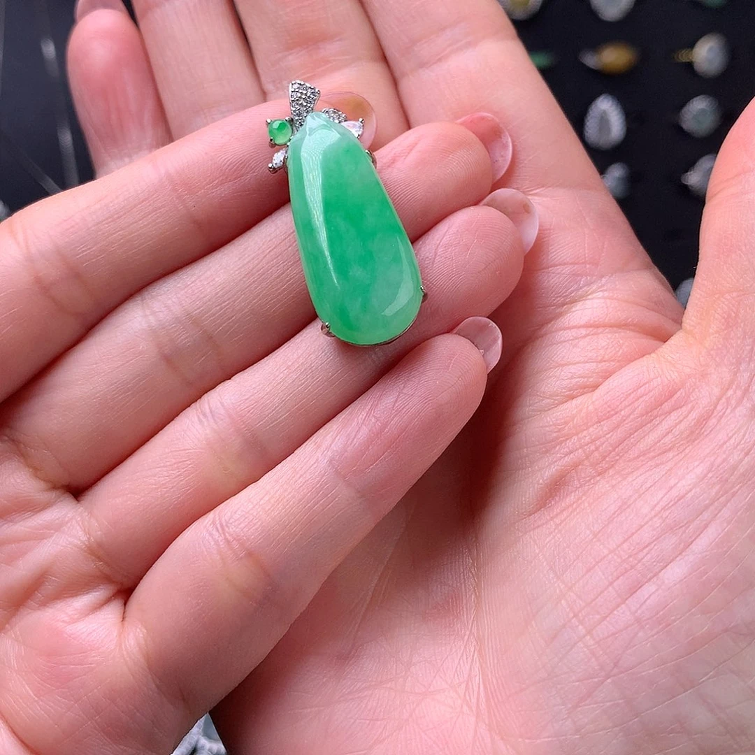 颈饰银S925镶嵌翡翠11111111