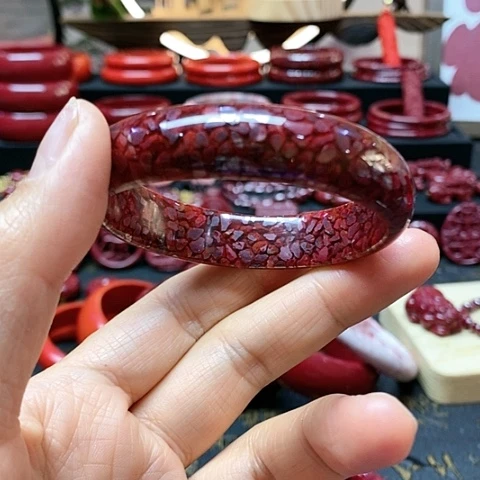 天然辰砂晶体半透手镯