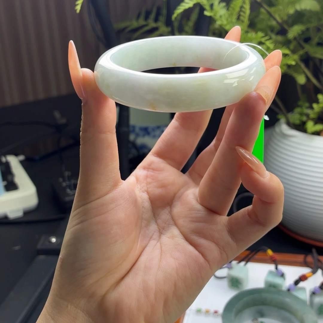 未镶嵌手镯翡翠手镯