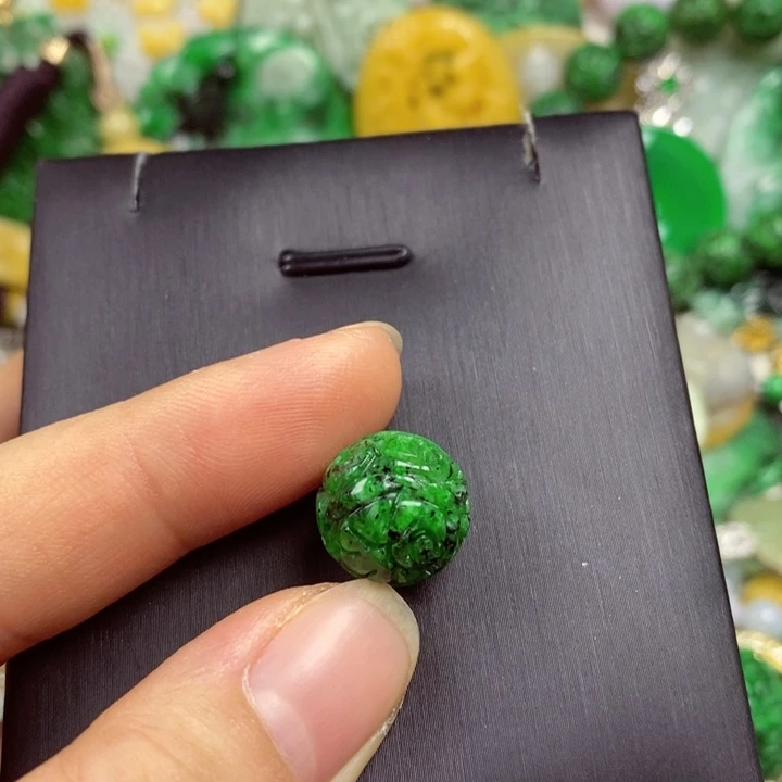 吊坠(赠链)未镶嵌翡翠