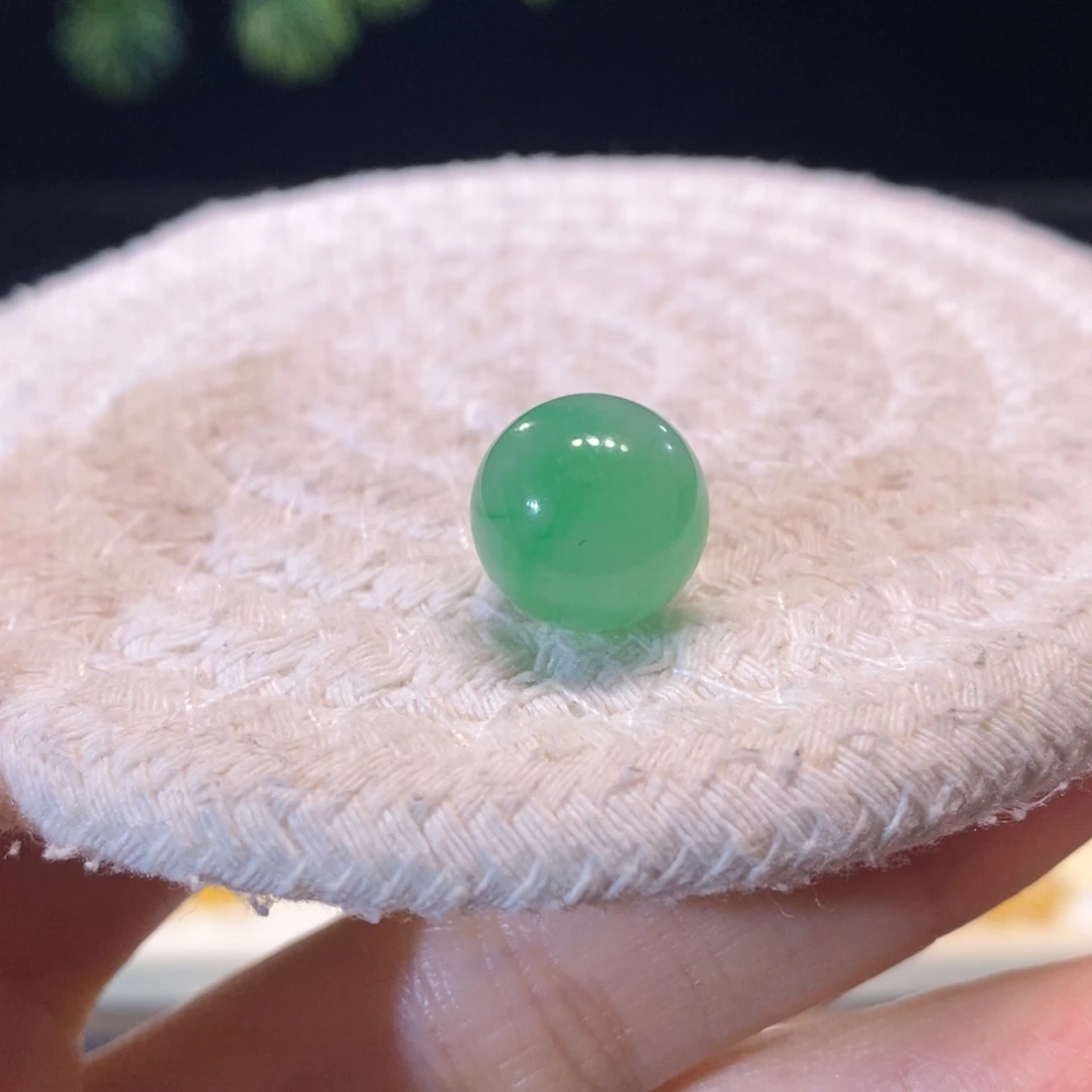 翡翠未镶嵌颈饰翡翠阳绿圆珠13.15mm