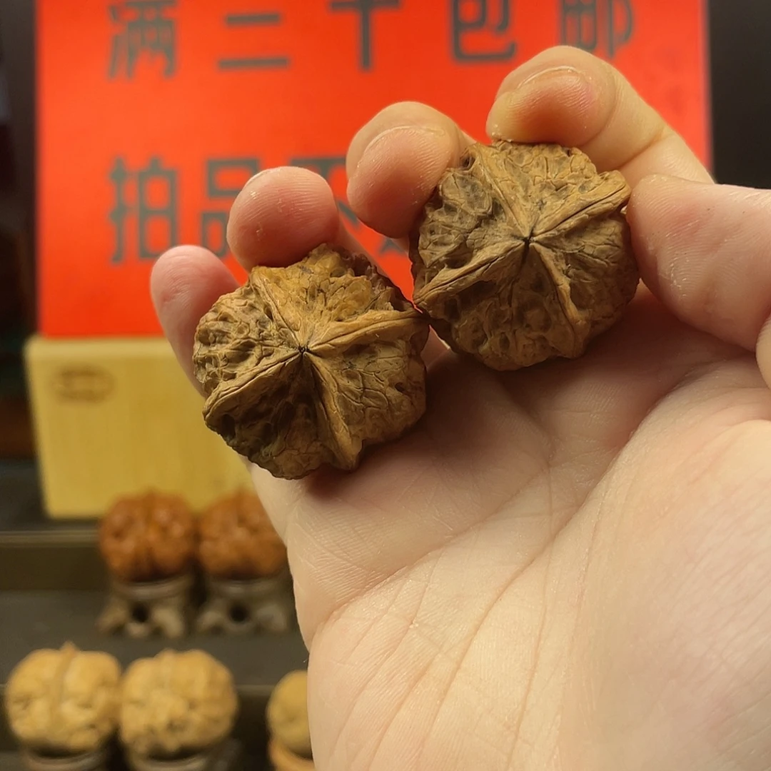 文玩核桃把件飘雪