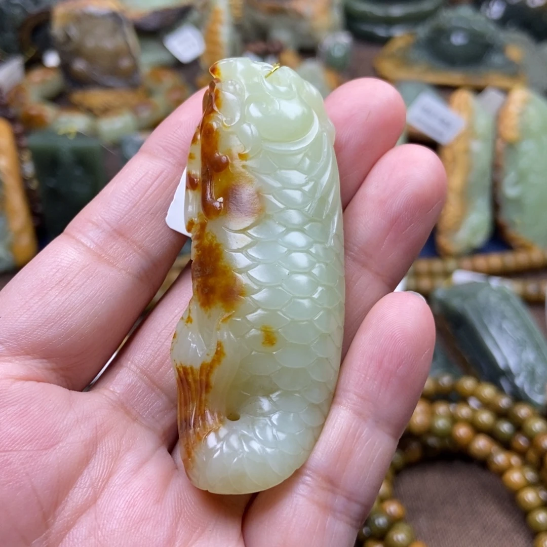 开***心未镶嵌岫岩河磨玉（透闪石质玉）珠宝奇石