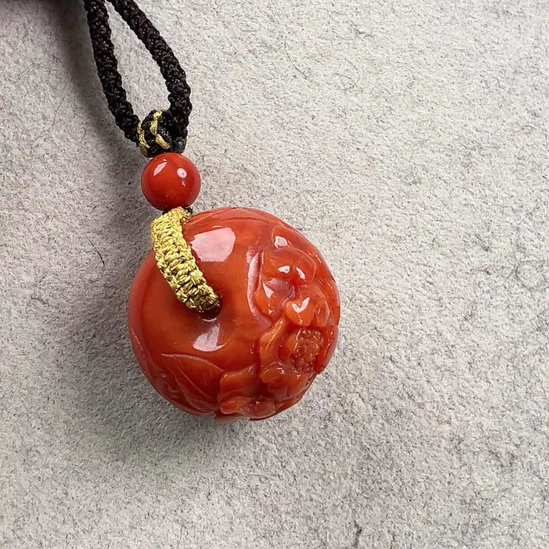 南红玛瑙吊坠未镶嵌