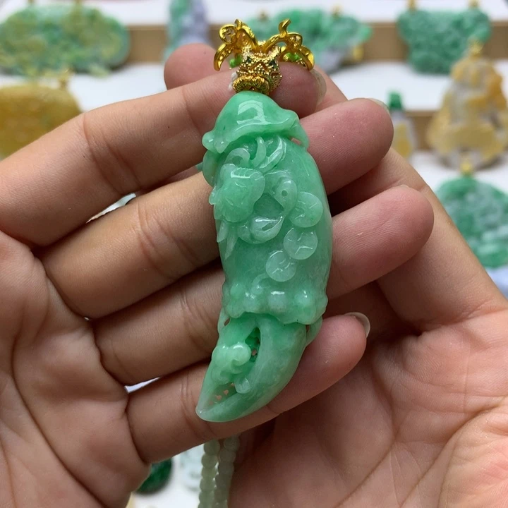 颈饰未镶嵌翡翠翡翠
