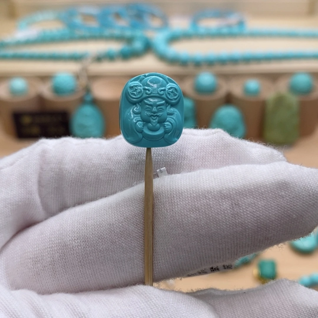 绿松石未镶嵌珠宝奇石