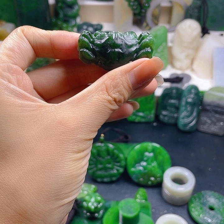 和田玉未镶嵌珠宝半成品