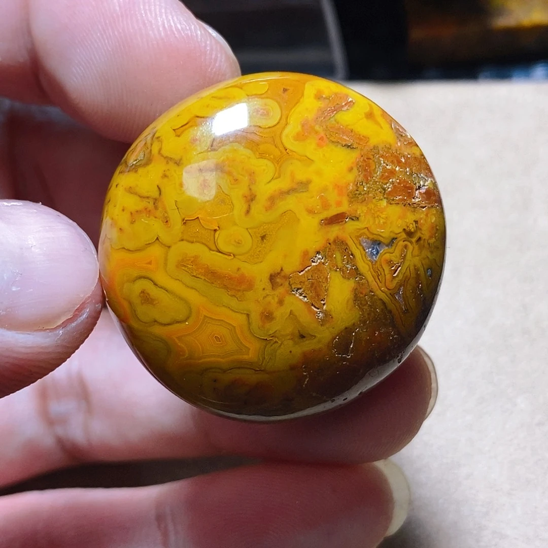 未镶嵌颈饰玛瑙/玉髓会****?