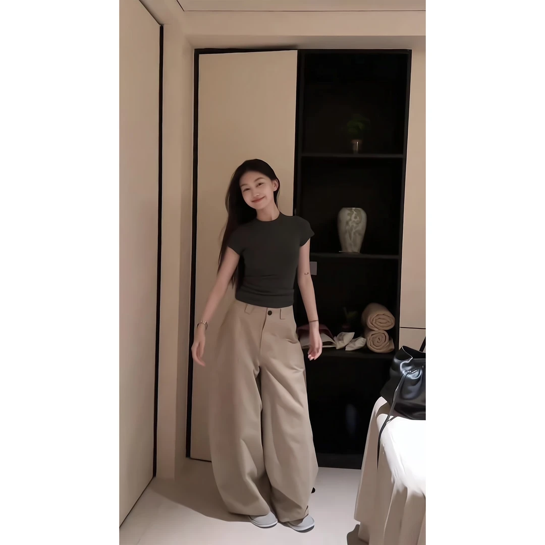 秋季新款正肩短袖t恤百搭修身显瘦圆领上衣直筒宽松休闲阔腿裤女