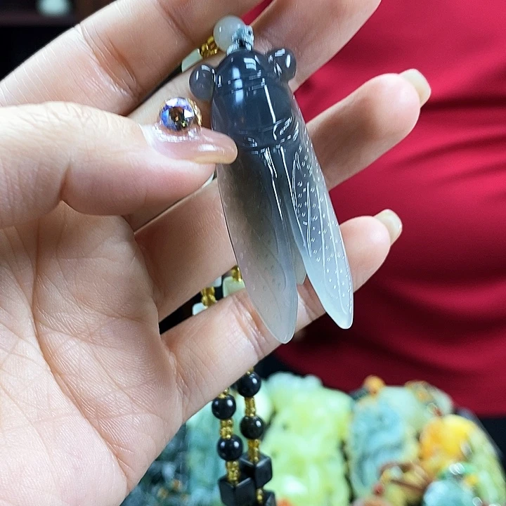 蛇纹石玉吊坠未镶嵌