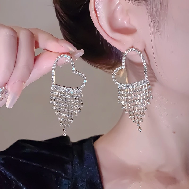 合金耳饰 小众轻奢气质爱心满钻流苏耳环 设计感个性耳饰时尚百搭