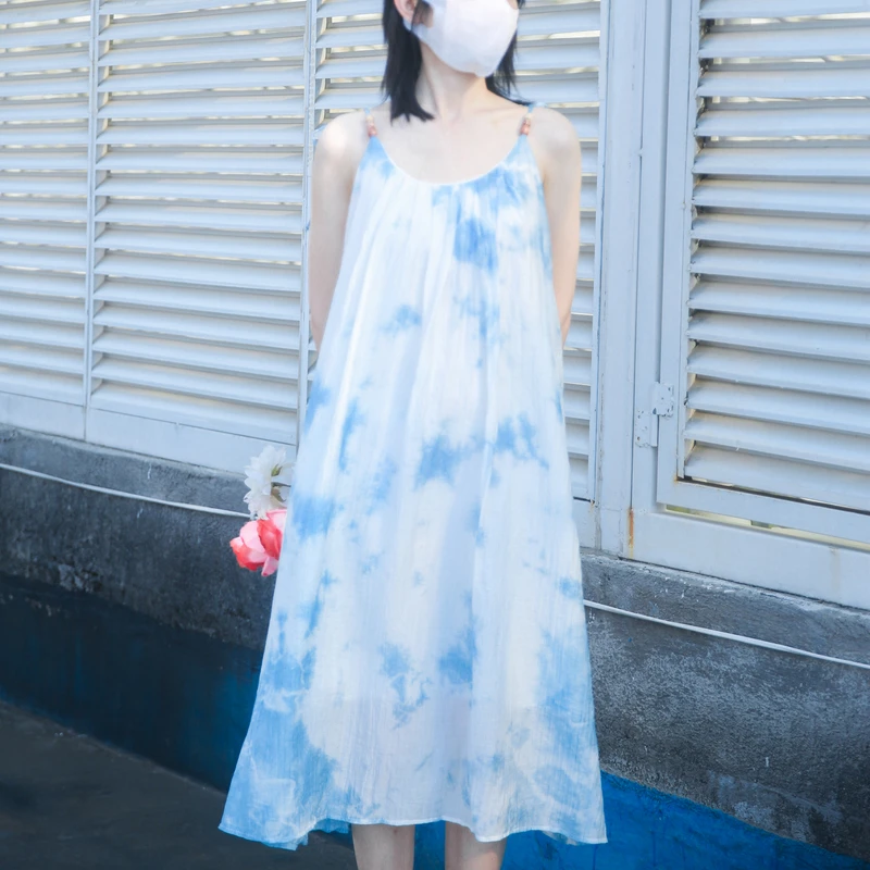 云浅蓝深 扎染三珠吊带裙夏季蓝色气质