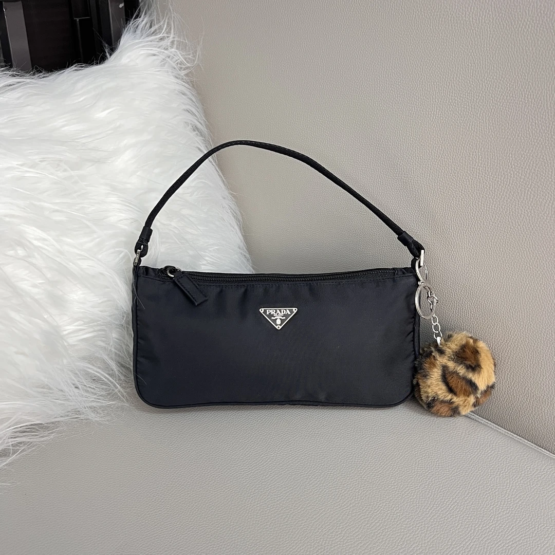 95新 Prada/普拉达 手提横版hobo黑色尼龙布面法棍腋下迷你麻将包