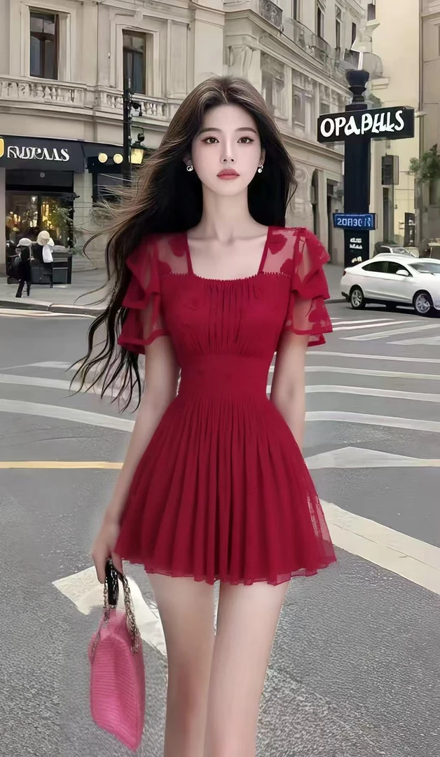 轻奢优雅轻熟知性风红色方领短袖收腰网纱设计感连衣裙时尚气质