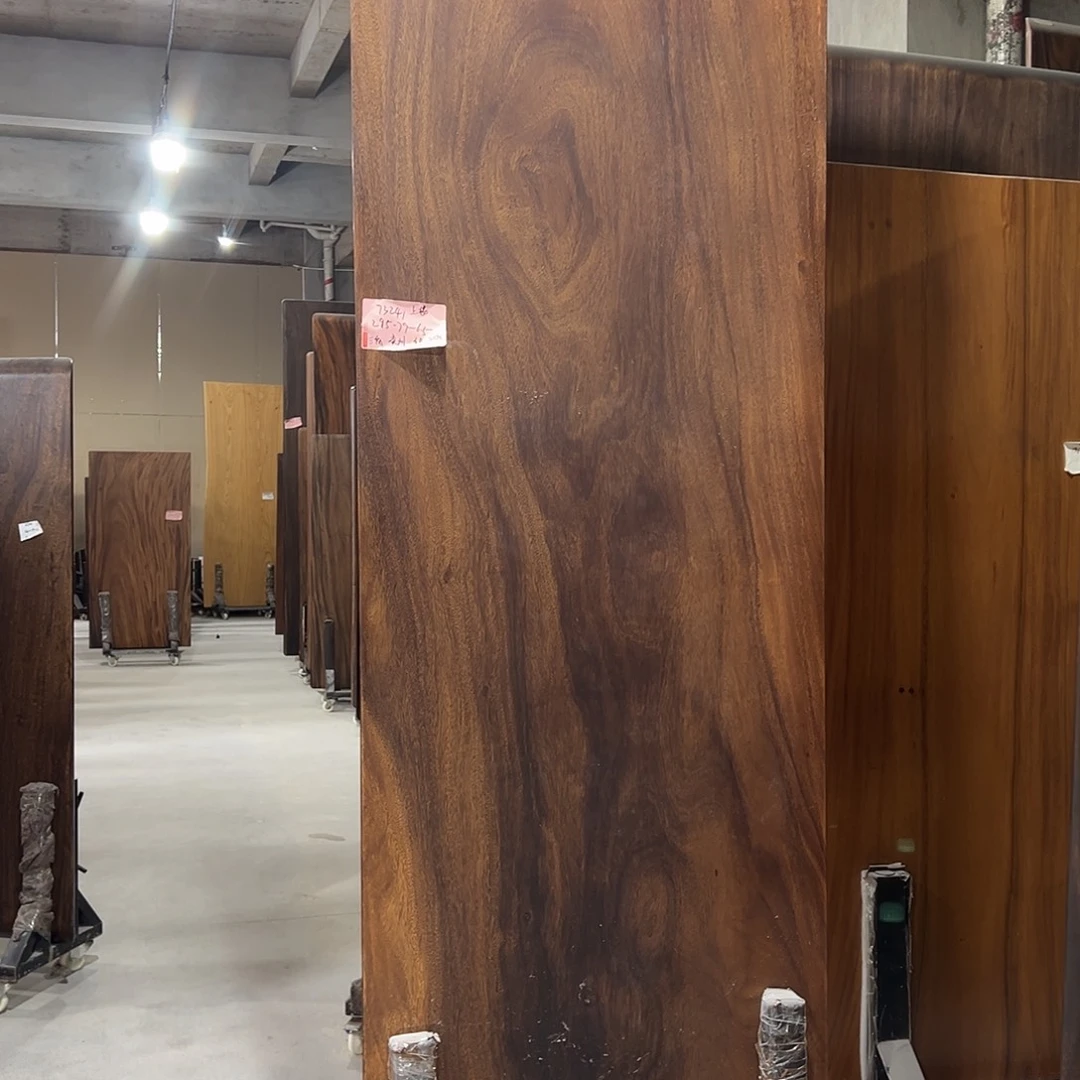 二***志木（非红木类）南美胡桃木295-79-6.5三角