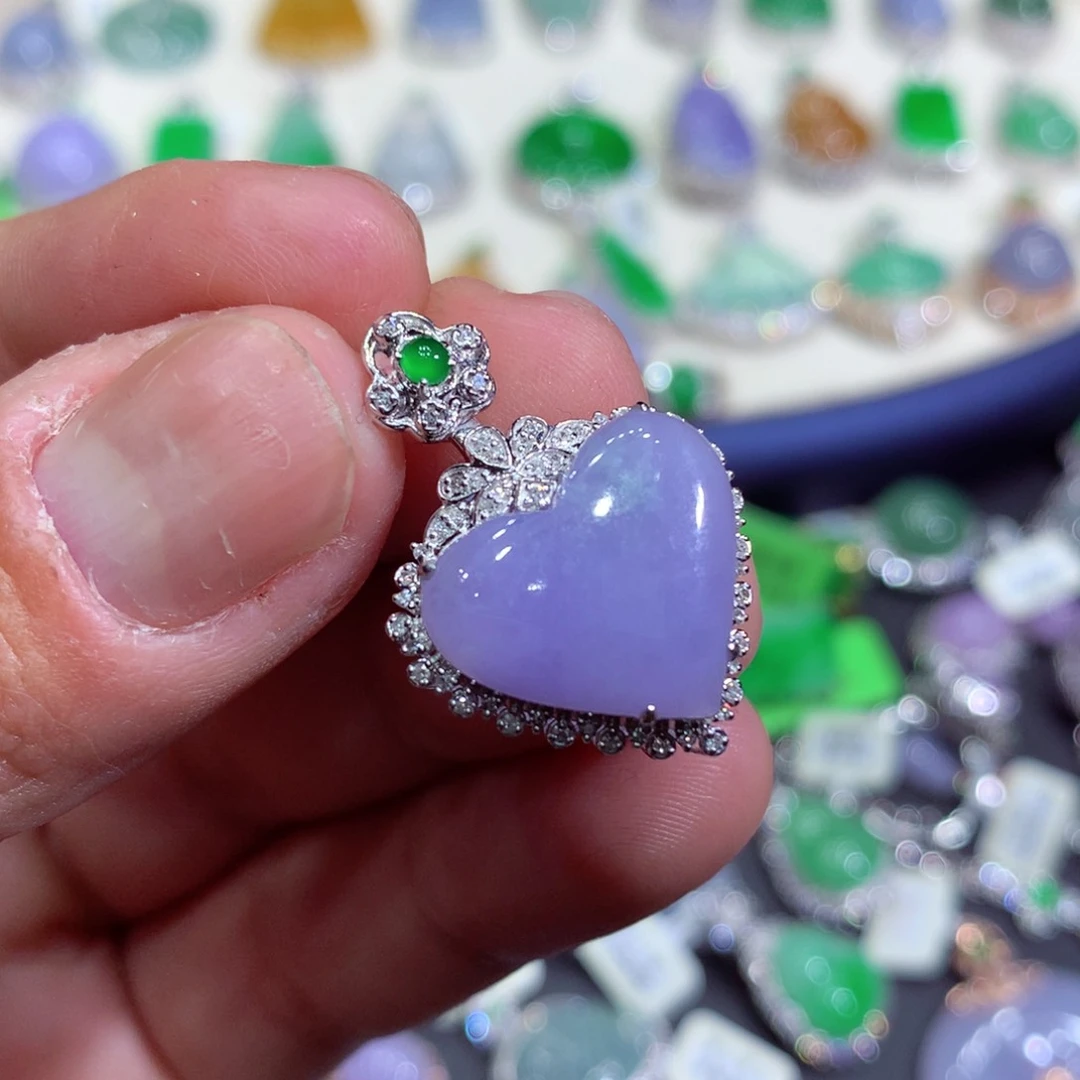 翡翠吊坠(赠链)18K金镶嵌