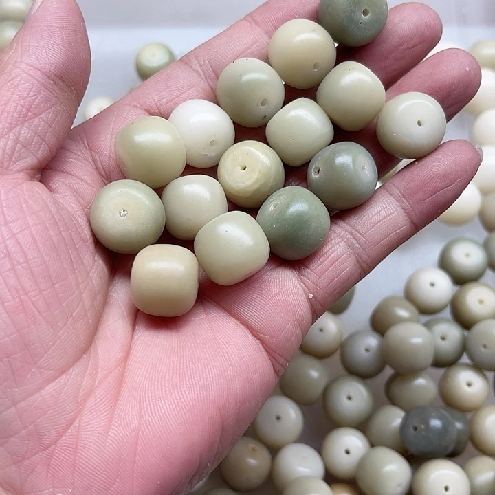 白玉菩提吊坠瑕疵16-14青提桶珠16颗