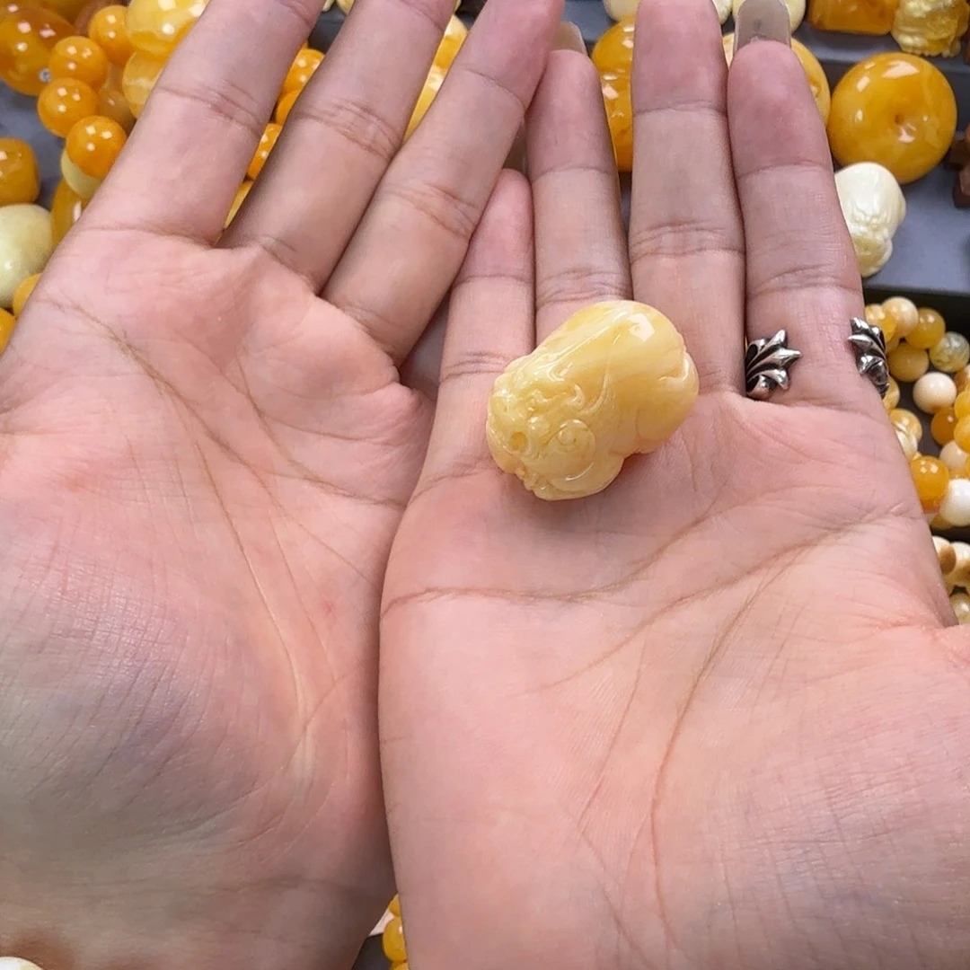 晓****蜜蜡未镶嵌珠宝奇石
