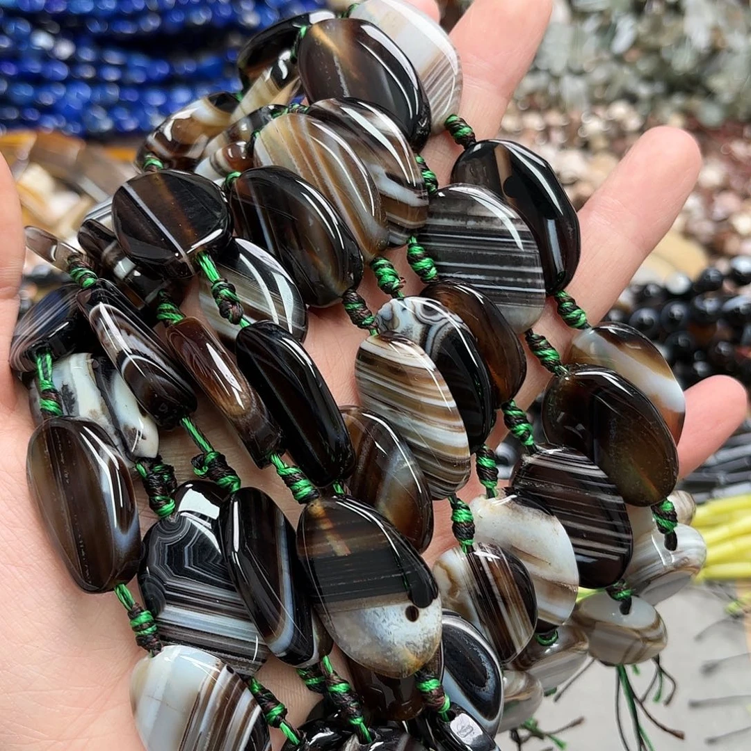 玛瑙/玉髓未镶嵌珠宝半成品20×30条纹玛蛋型一条