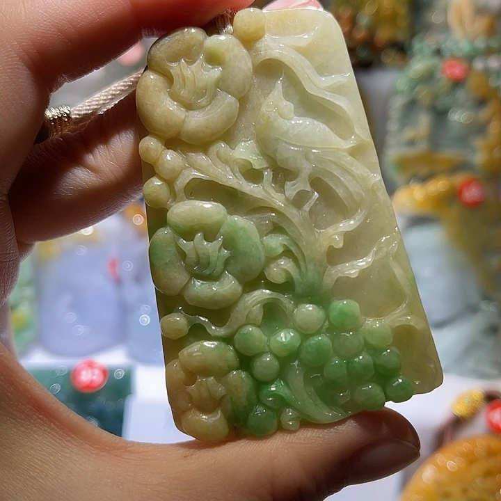 吊坠(不含链)未镶嵌翡翠