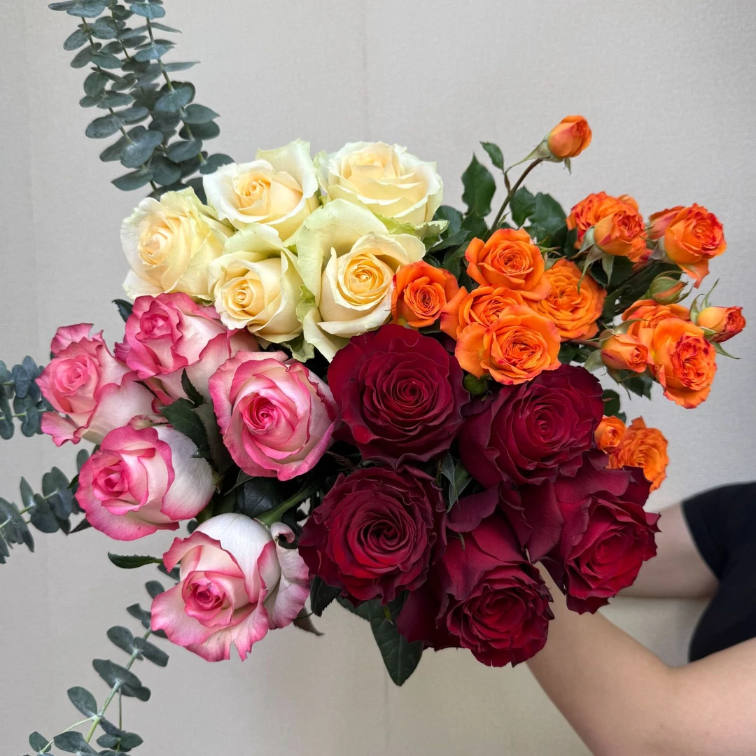 【三色玫瑰组合】云南鲜花客厅居家插花气温5°以下需拍保温棉