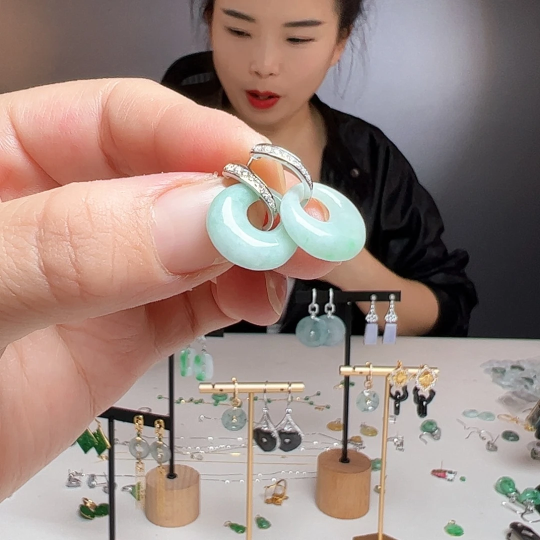 美***蛇翡翠18K金镶嵌耳饰天然翡翠