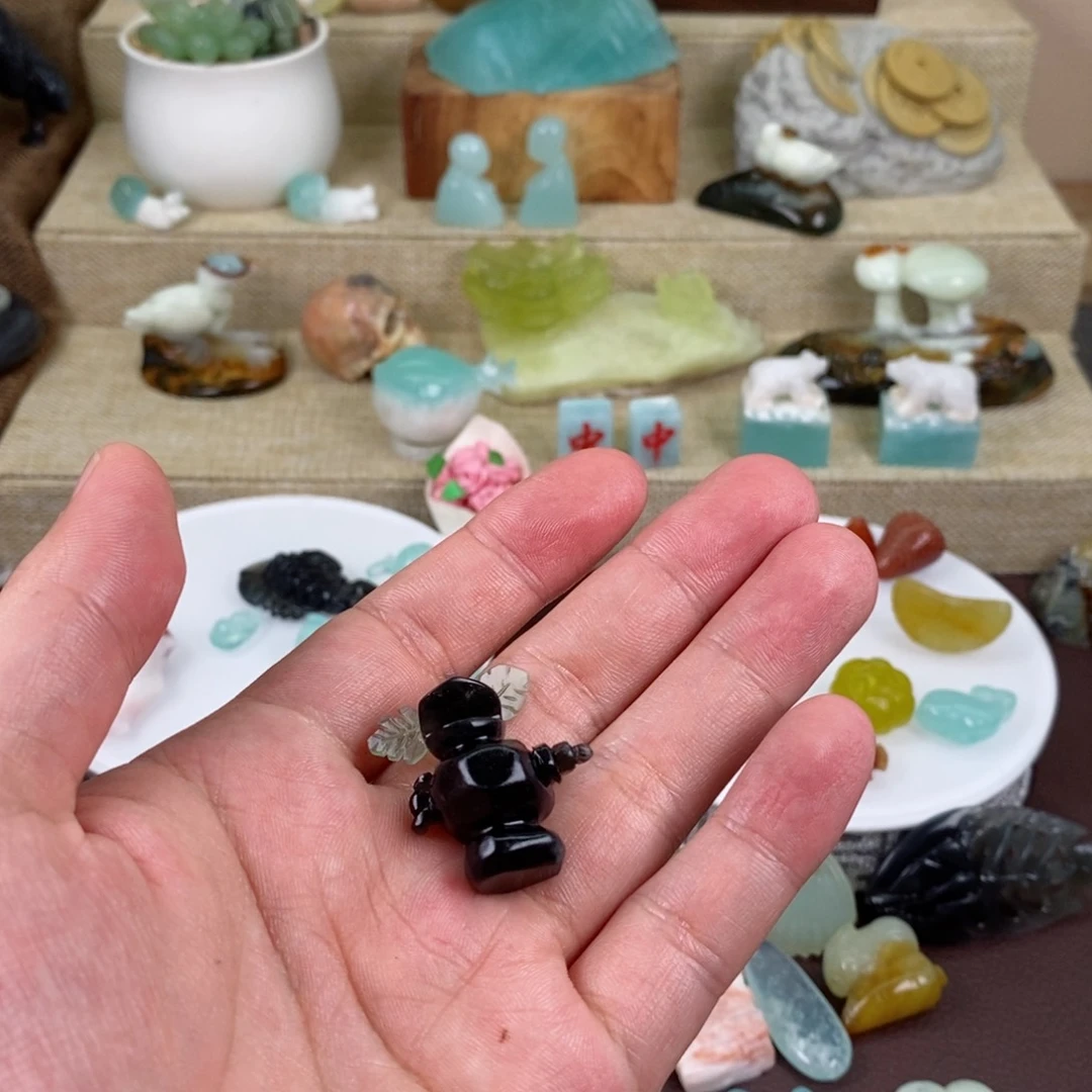 蛇纹石玉颈饰合金外***哥