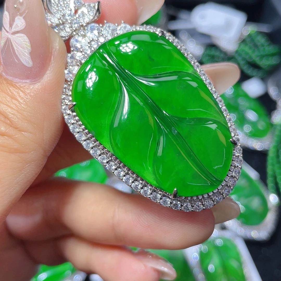 翡翠颈饰银S925镶嵌翡翠