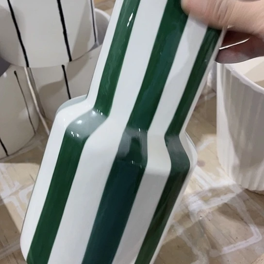 多肉绿植陶瓷花盆9.9包邮，有孔