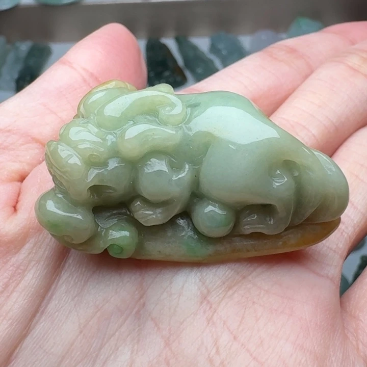 翡翠未镶嵌颈饰吊坠