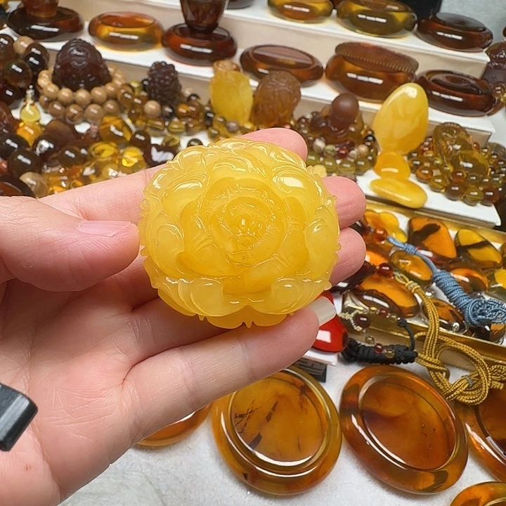 琥珀颈饰未镶嵌天然波罗的海蜜蜡牡丹花吊坠21克