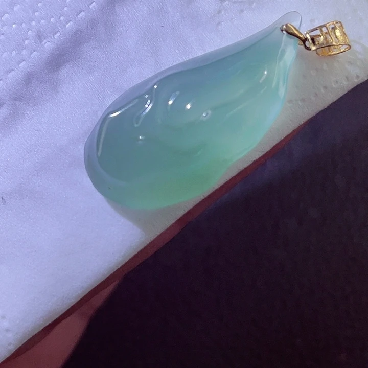 翡翠18K金镶嵌颈饰翡翠