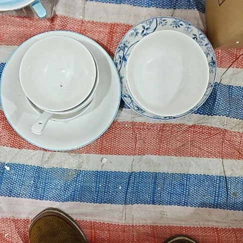 瓷青花5寸碗6个6寸面碗2个8寸盘4个9寸汤碗一个送小勺两个