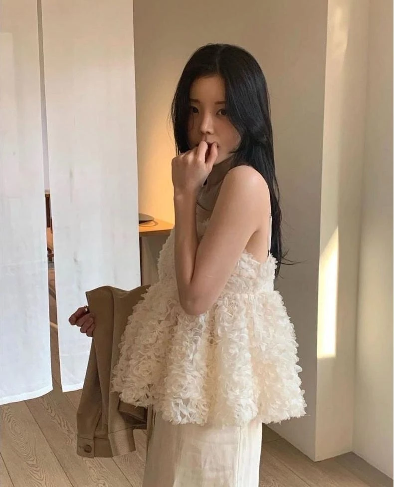 韩货-纯欲立体羽毛蕾丝吊带2025夏季女韩系东大门设计款无袖背心