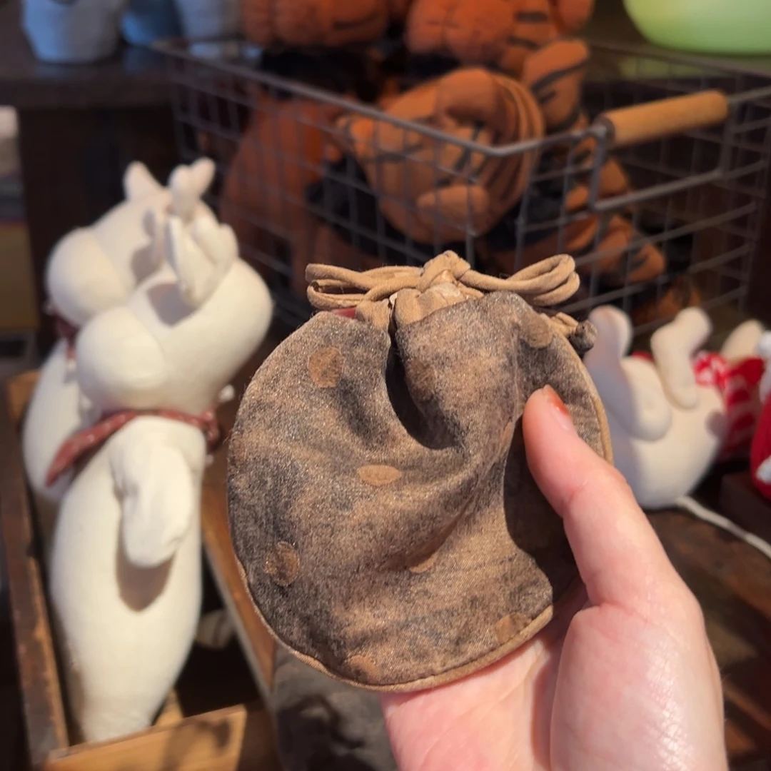 摆件陶瓷。      陶瓷。